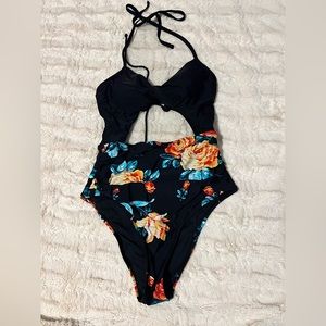 CUPSHE swim suit